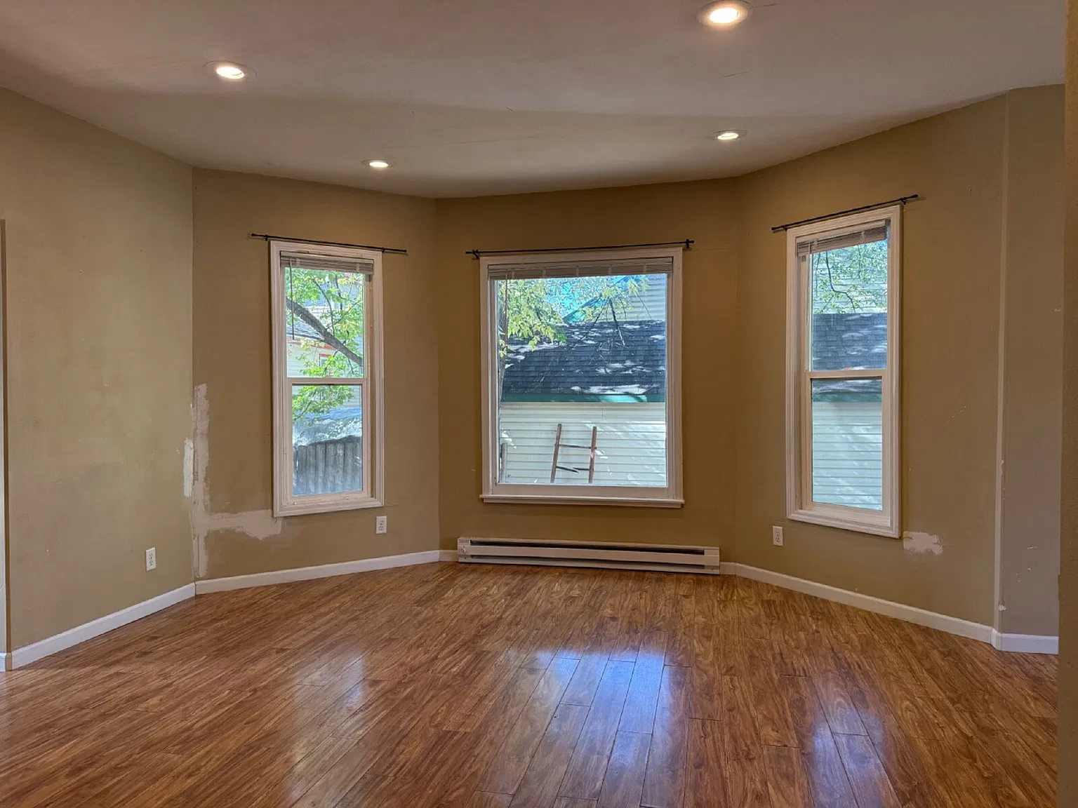 4 bed, 2.0 bath, 1500 sqft, $1,350 — Photo 4