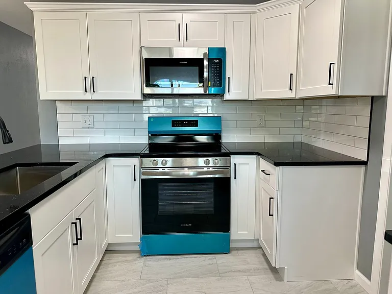 740 16th Ave SW — Photo 4