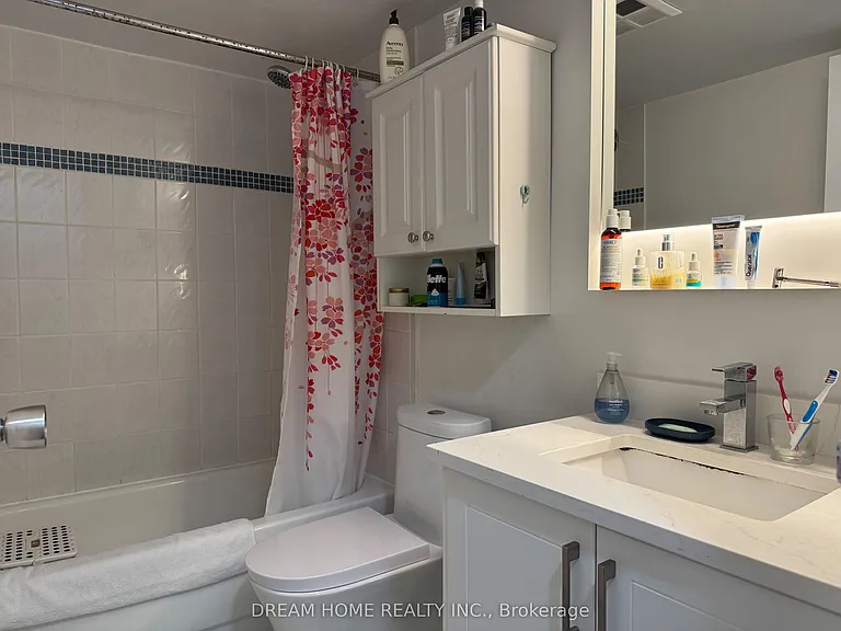 25 Grenville St #1201 — Photo 11