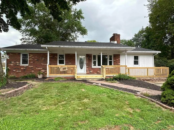 1202 N 2nd St, Boonville, IN 47601