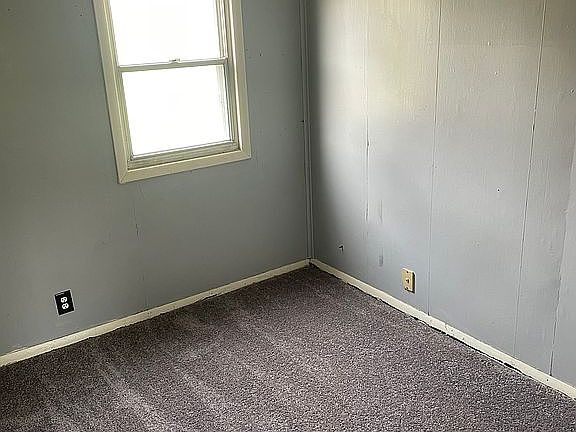 5th image of 410 1st St