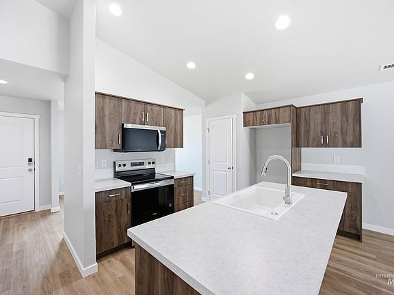 4th image of 4404 Dayton St