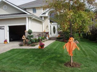 97 Redan Dr, Smithtown, NY 11787