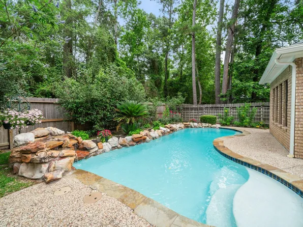 35 N Pathfinders Cir, Spring, TX 77381