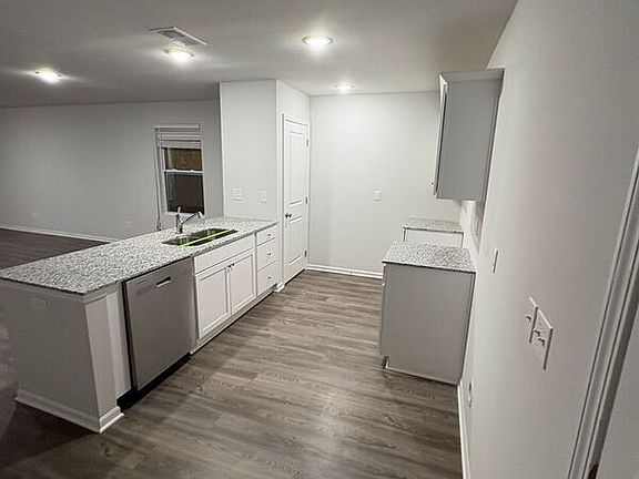 5th image of 4001 Brooklyn Ave