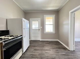 1148 W 5th St, Dubuque, IA 52001