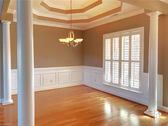 2nd image of 2003 E Pinehurst Ct