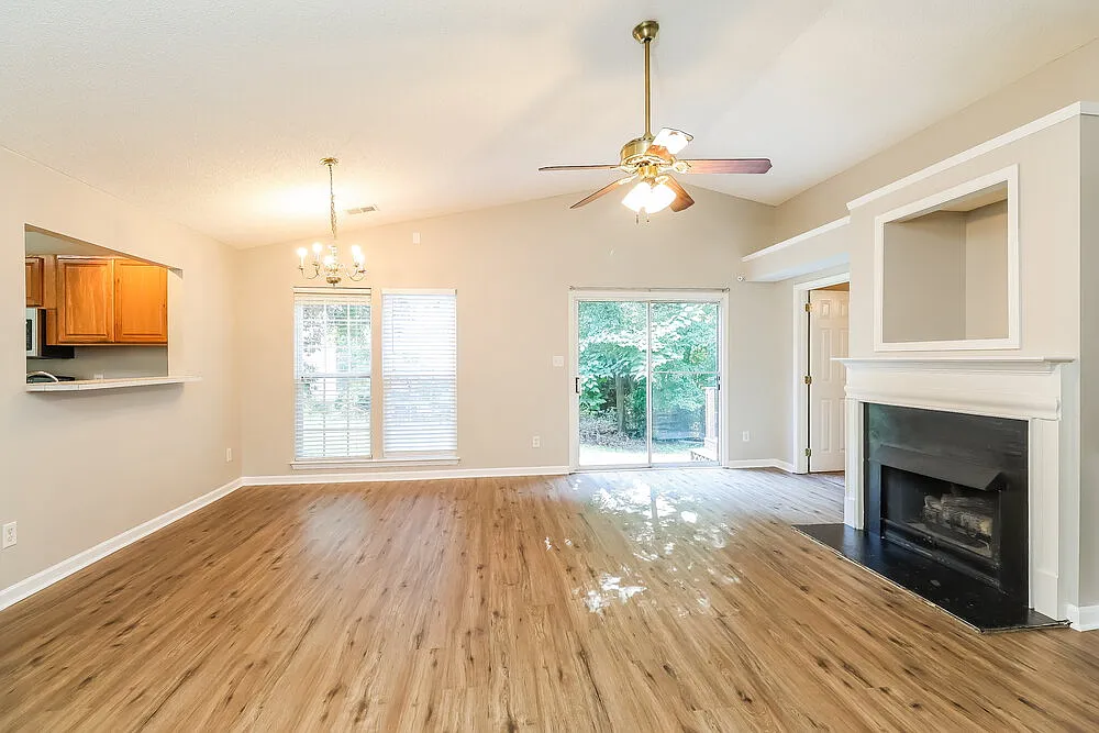 2 bed, 2.0 bath, 1278 sqft, $1,800 — Photo 4