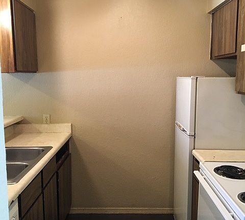 4th image of 2600 Grim Ave APT 102