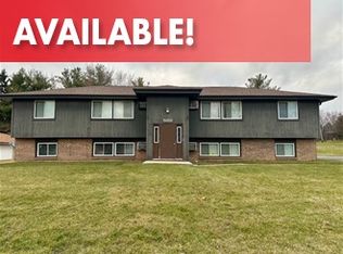 5182 Seaton Hall Dr APT 1, Machesney Park, IL 61115