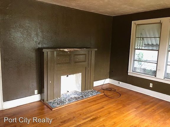 3rd image of 3521 Lakeshore Dr