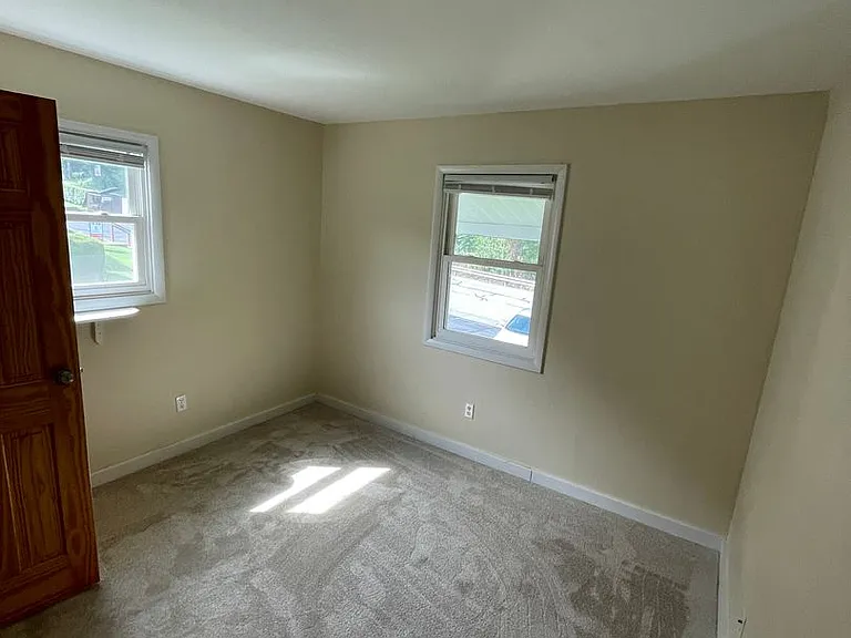 704 Torrey Ln — Photo 20