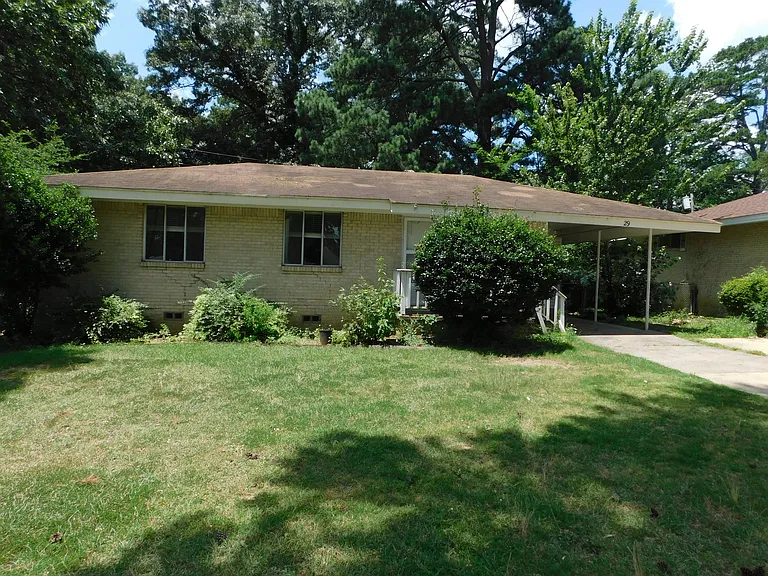 29 Barbara Dr — Photo 2