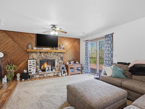 5th image of 2275 Ridgeview Dr