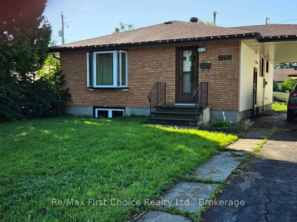 2702 Churchill Dr E, Thunder Bay, ON P7C 1V3