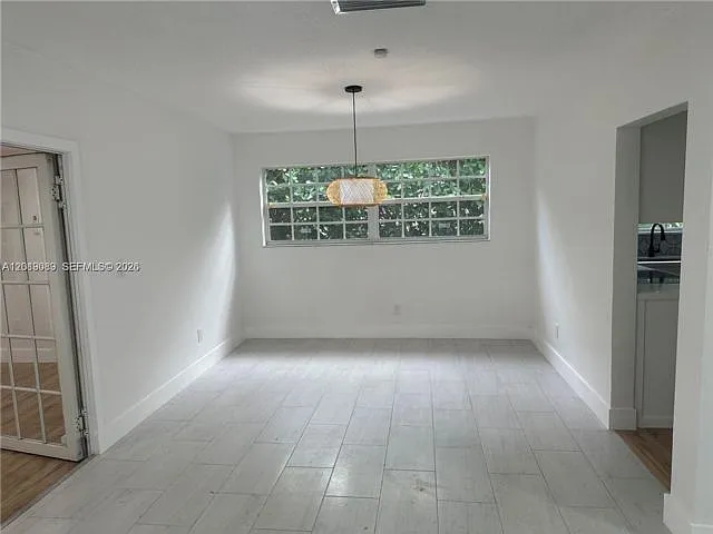 517-517 Navarre Ave — Photo 6