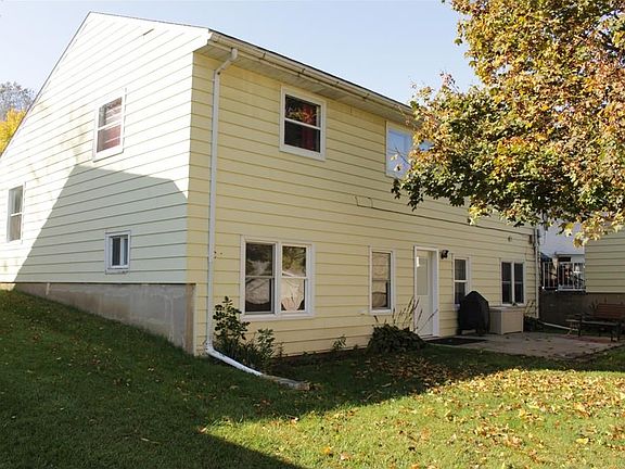 3rd image of 3308 Sue Ln NW