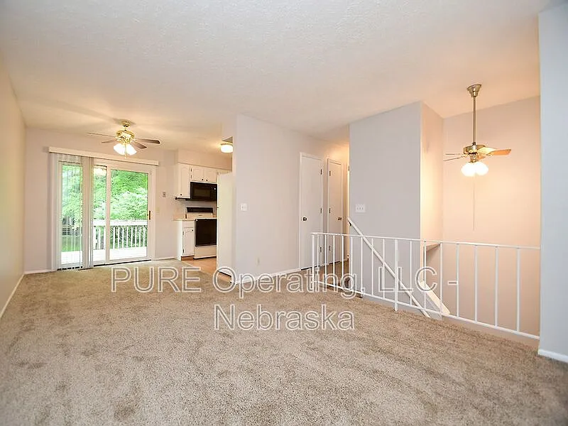 3 bed, 1.0 bath, 1150 sqft, $1,800 — Photo 3