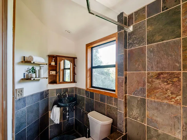 517 Canon View Trl — Photo 16