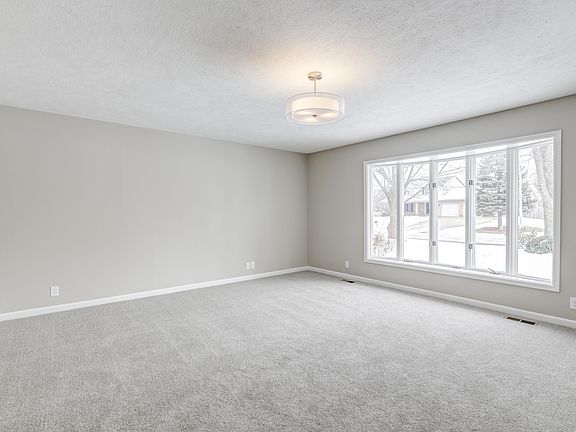 5th image of 2110 Oakwood Ave