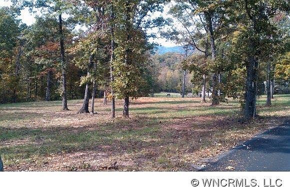 1st image of 1 Bent Oak Dr