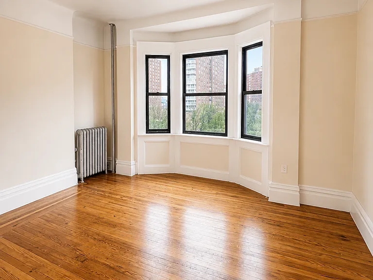 524 W 123rd St #4W — Photo 2