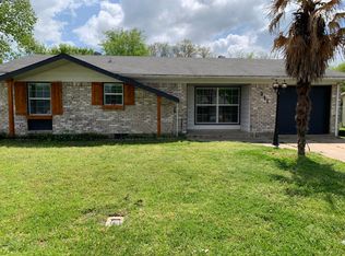 211 W Andrew Dr, Mabank, TX 75147