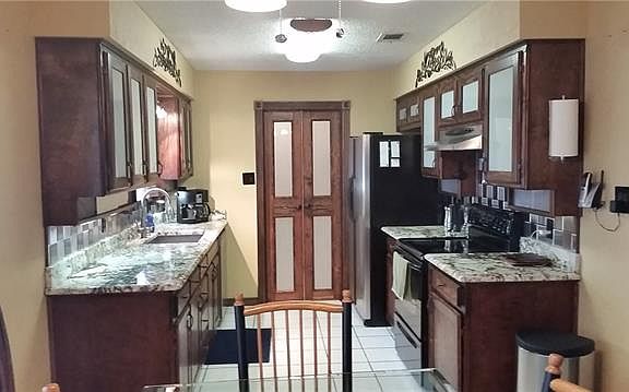 2nd image of 1365 Evergreen Dr