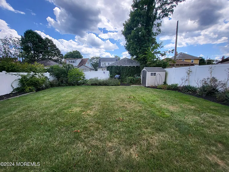 126 Elmwood Ave — Photo 28