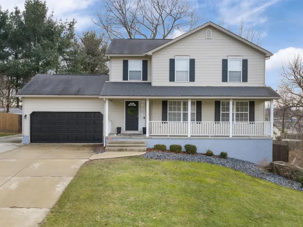 632 Royal Woods Dr, Wadsworth, OH 44281