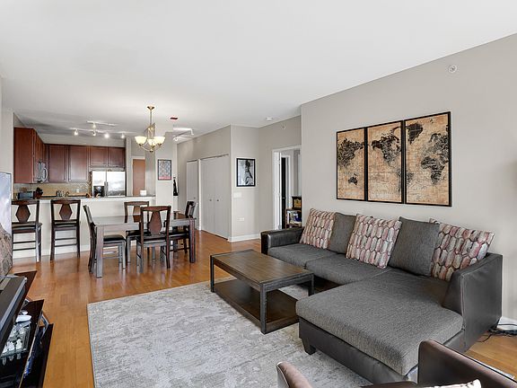 3rd image of 100 E 14th St #2009