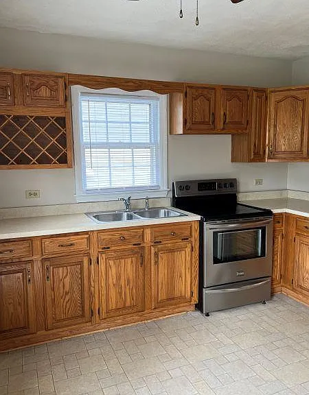 1027 Saint Clair Ave #A — Photo 17