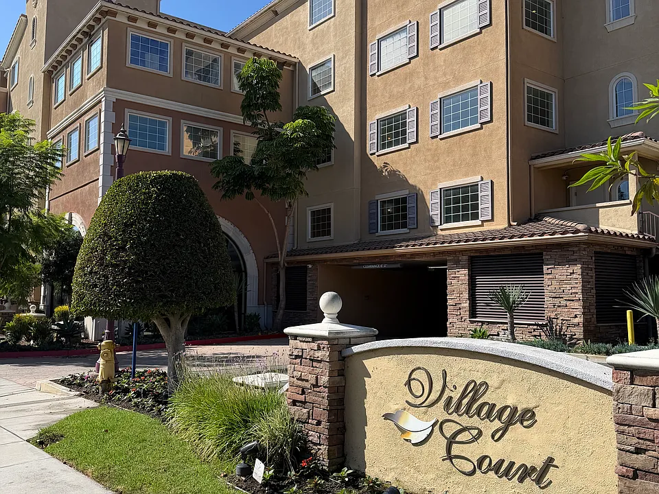 21345 Hawthorne Blvd #125