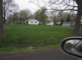 802 E Main St, Greenville, IL