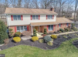 16 Debra Dr, Bear, DE 19701
