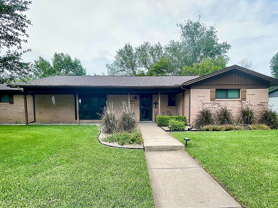 1st image of 7401 Maple Dr