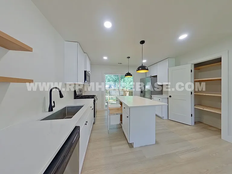 506 Forrest Ct — Photo 5