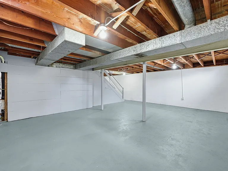 4828 Webster St — Photo 23