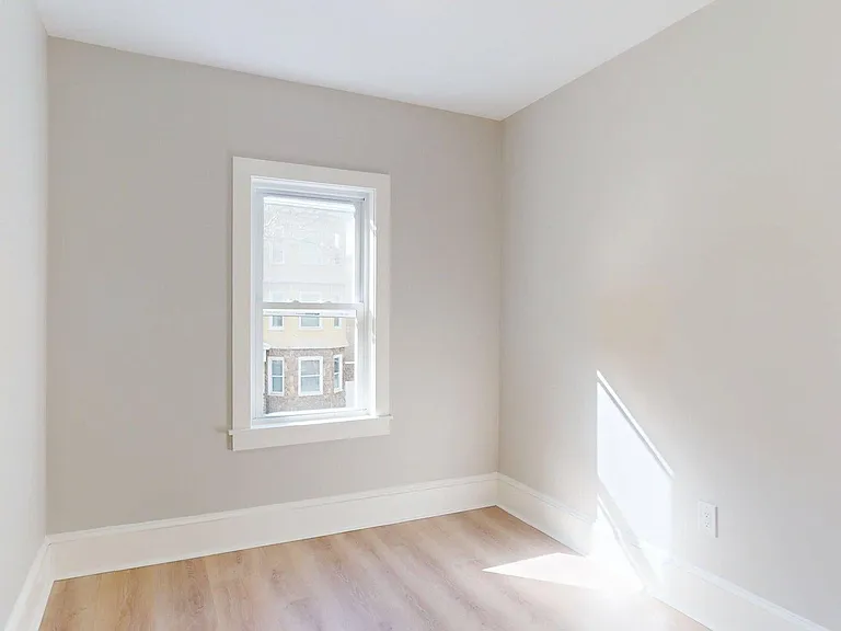 205 Chelsea St #2 — Photo 10