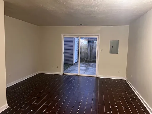 508 Genneys Way — Photo 3