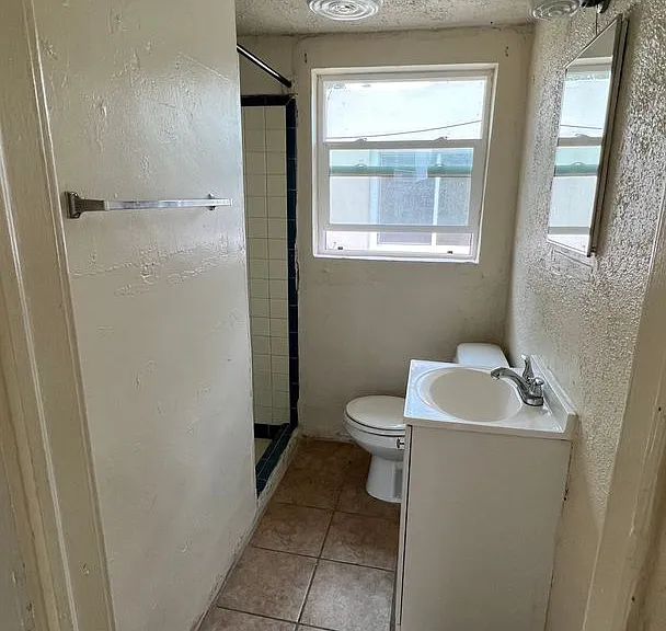 744 N Miranda St — Photo 3