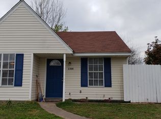 2208 Blueberry Ln, Springdale, AR 72762