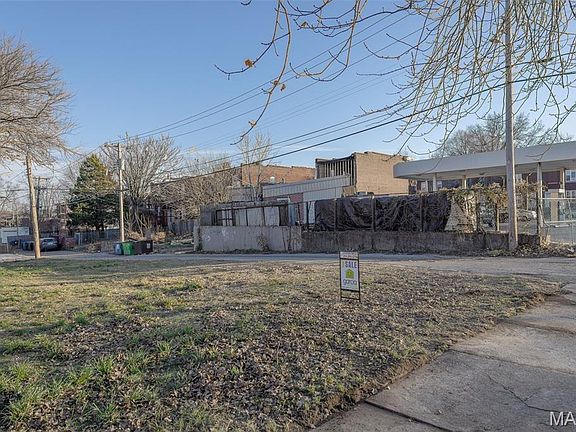 2nd image of 3742 S Compton Ave