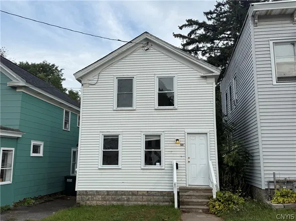 131 W Schuyler St, Oswego, NY 13126