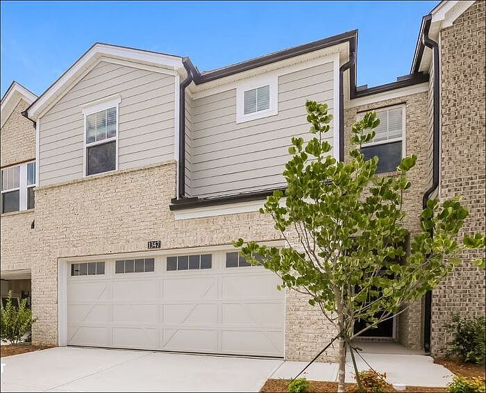 1st image of 1347 Chadwick Lake Dr
