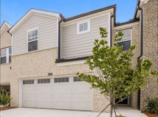 1347 Chadwick Lake Dr, Lawrenceville, GA 30043