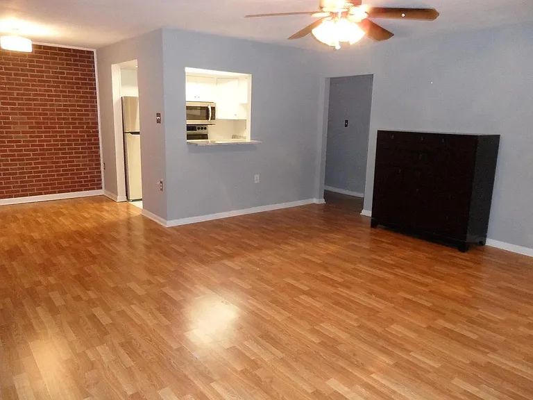 1814 Yardley Cmns #1814U — Photo 9