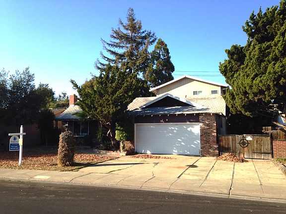 3rd image of 1121 W El Monte St