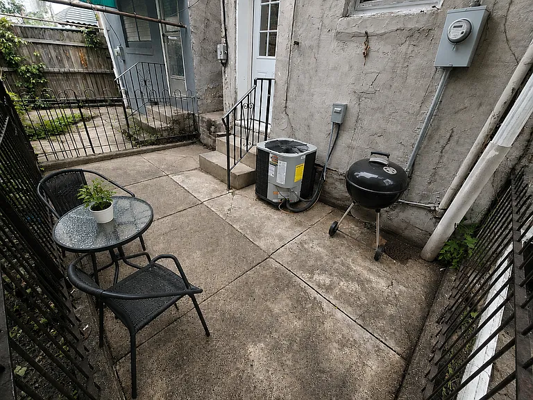 1302 N Farson St — Photo 21