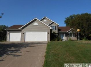 920 Lecuyer Dr, Stillwater, MN 55082